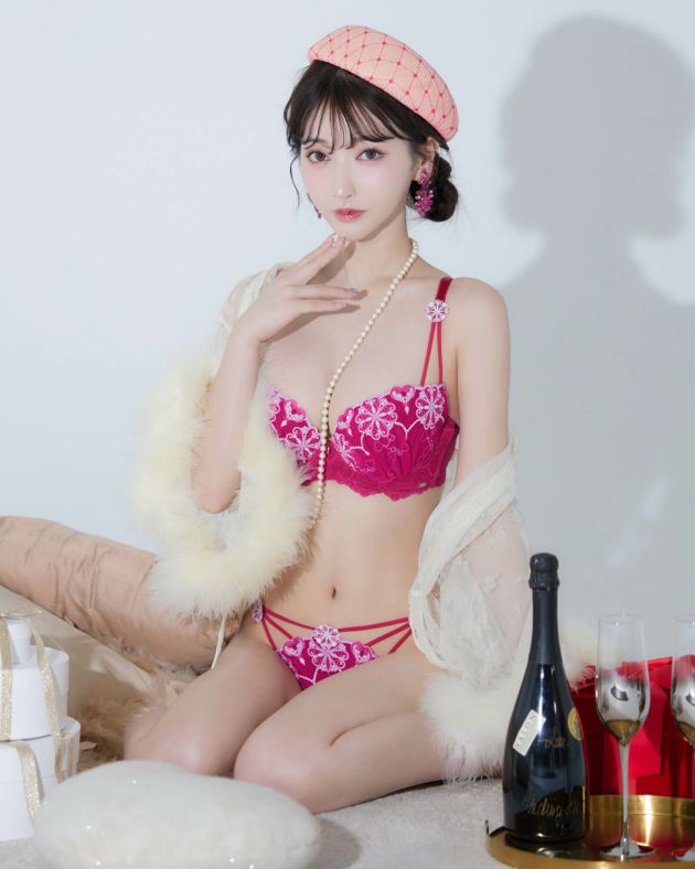 Glow Heart Lingerie -Tバックセット- | LEMURA